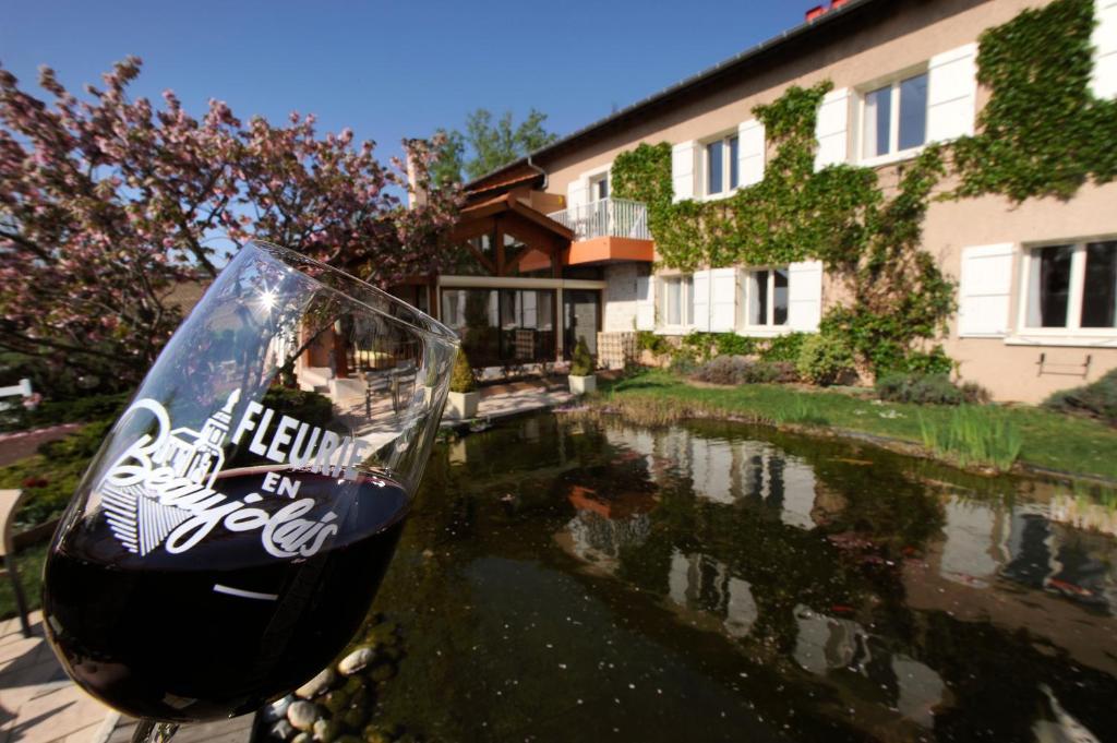 Logis Hotel Des Grands Vins Fleurie Eksteriør billede